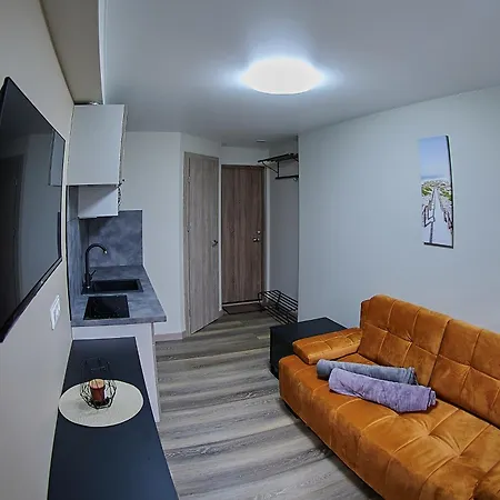 Cozy Visit, Studio4 With Balcony, 24h Self Chek-in, On The First Floor